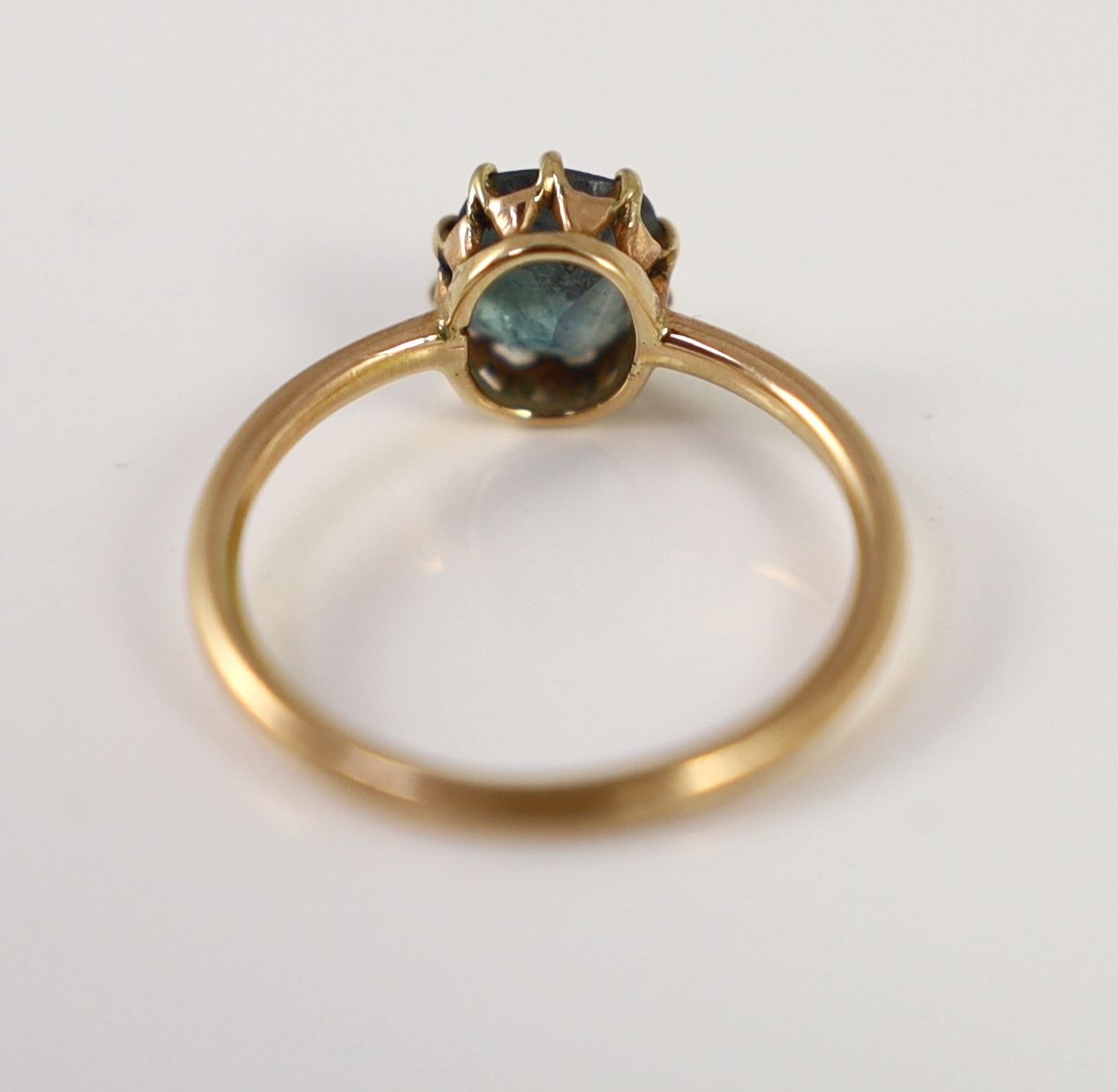 An early 20th century gold and oval cut Alexandrite set ring